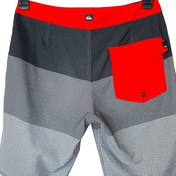 Quiksilver Highline Boardshorts 4-way Stretch Men's 28" Waist - Picture 8 of 13